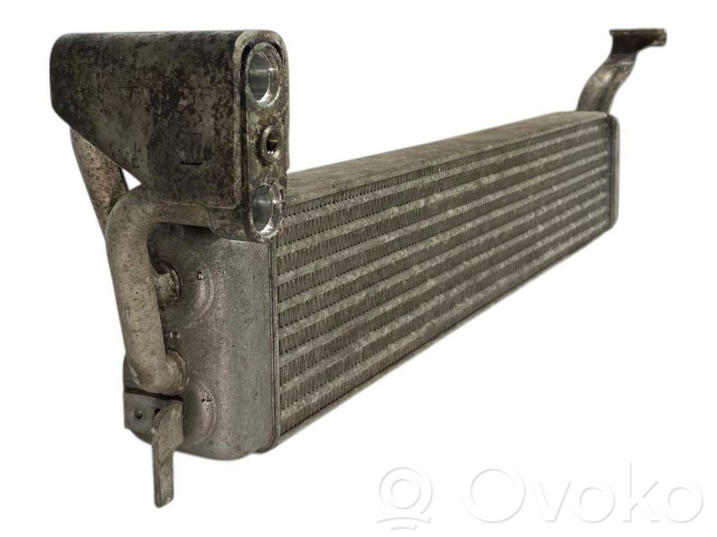 Dzinēja eļļas radiators