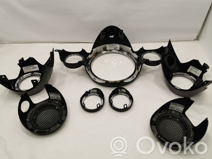 Instrumentu paneļa dekoratīvā apdare