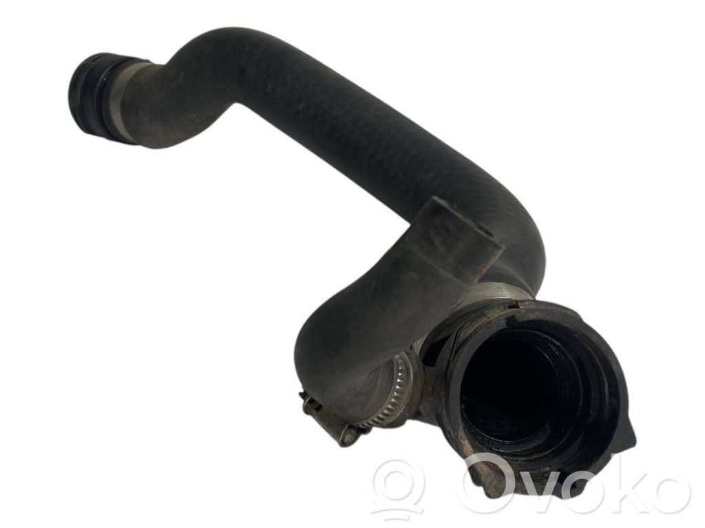 Caurulīte (-es) / šļūtene (-es)