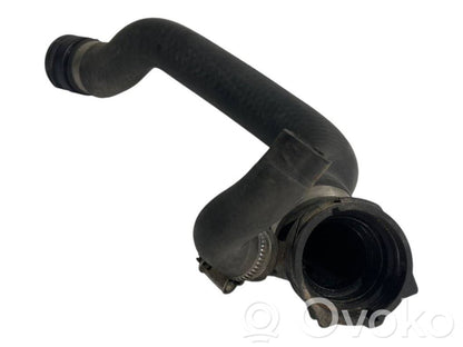 Caurulīte (-es) / šļūtene (-es)