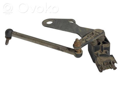 Augstuma sensors (priekšējo lukturu)