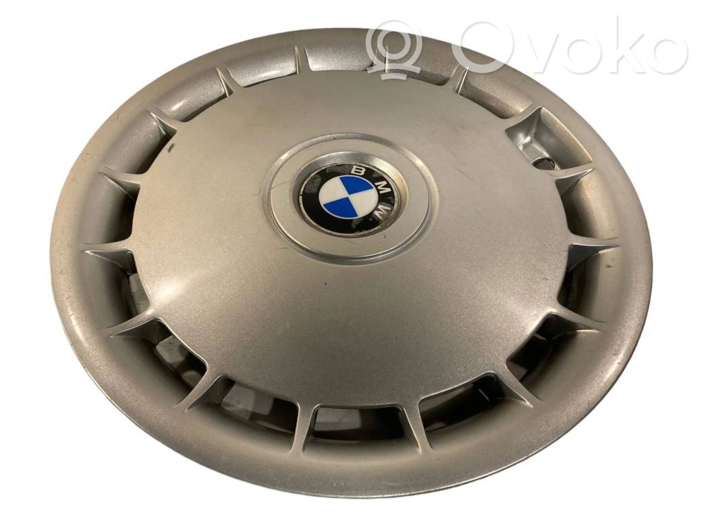 R 15 riteņa dekoratīvais disks (-i)