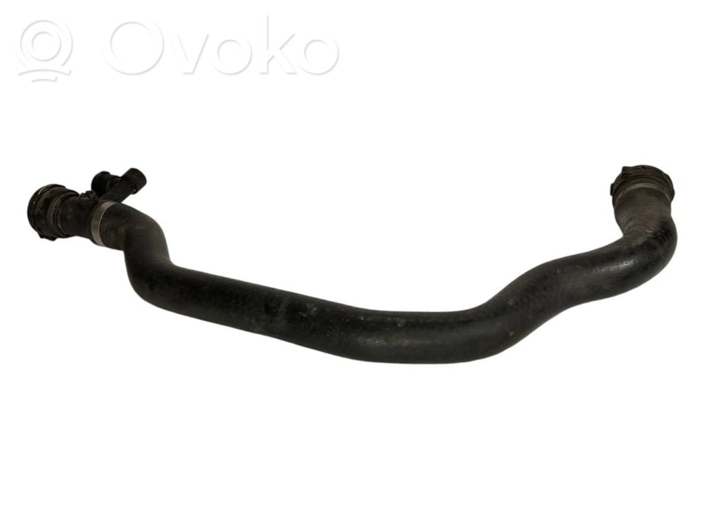 Caurulīte (-es) / šļūtene (-es)