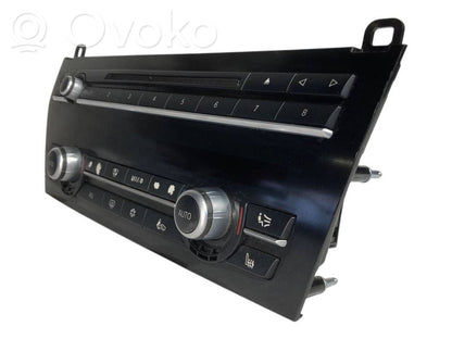 Air conditioning / climate control / interior heating control unit (in the passenger compartment)