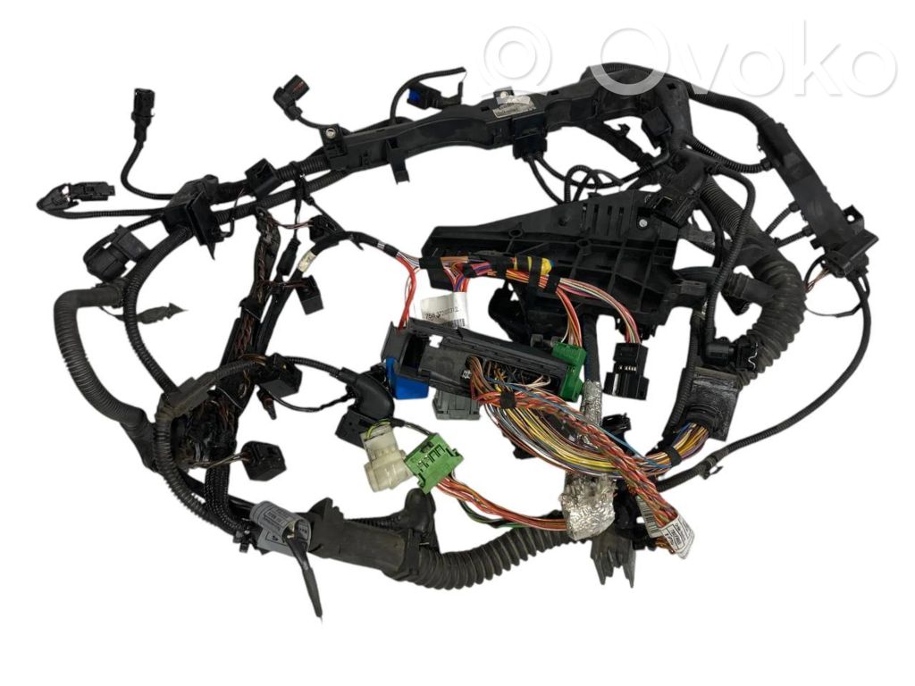 Dzinēja vadu instalācija