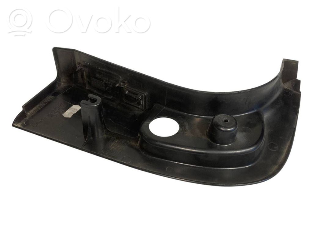 Kāju zonas sānu dekoratīvā apdare