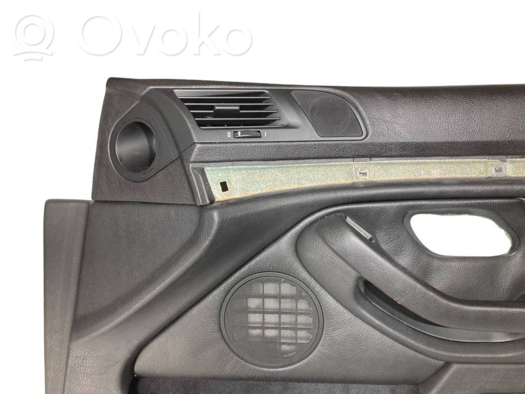 Priekšējo durvju apdare