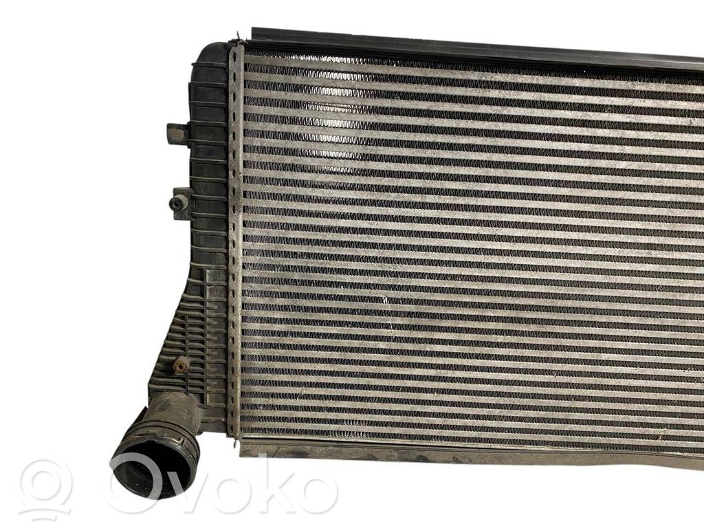 Starpdzesētāja radiators
