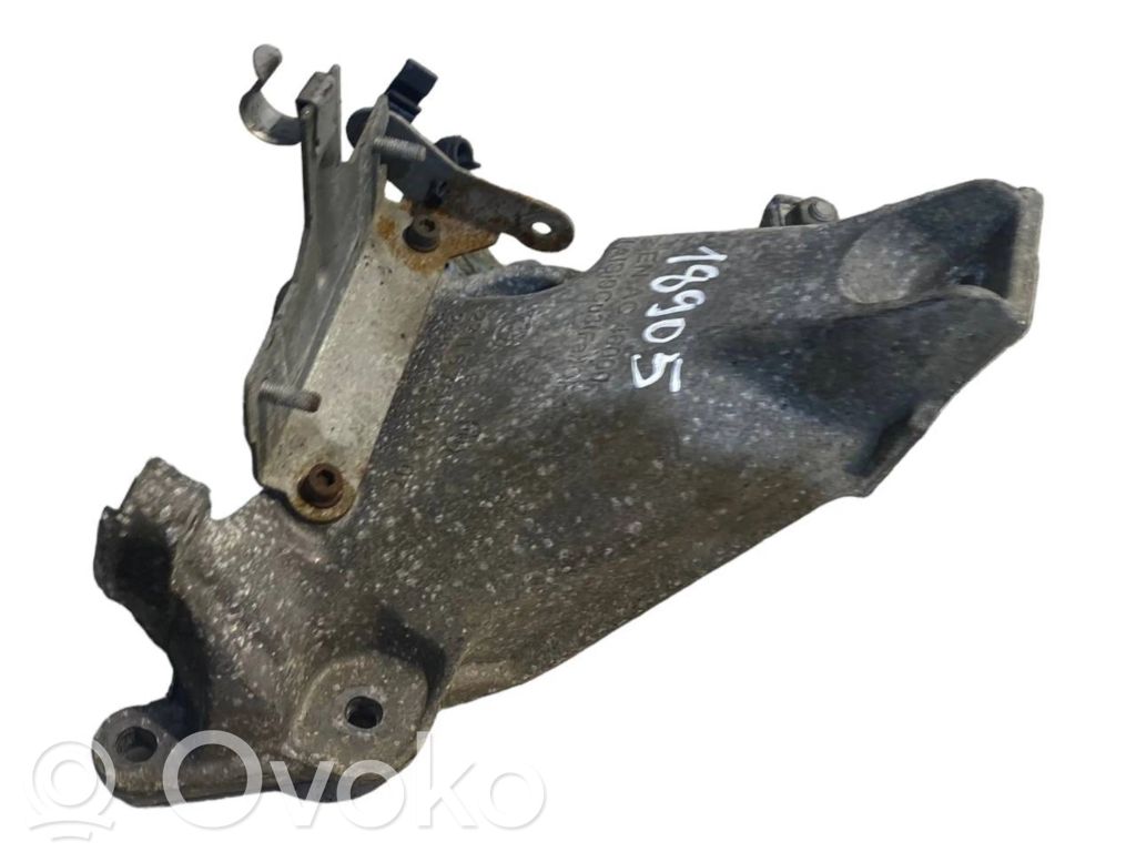 Engine mounting bracket