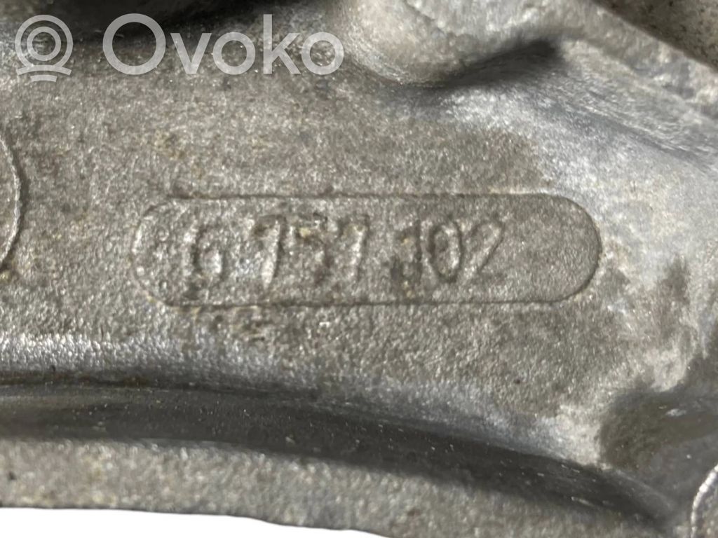 Pārnesumkārbas stiprinājuma kronšteins