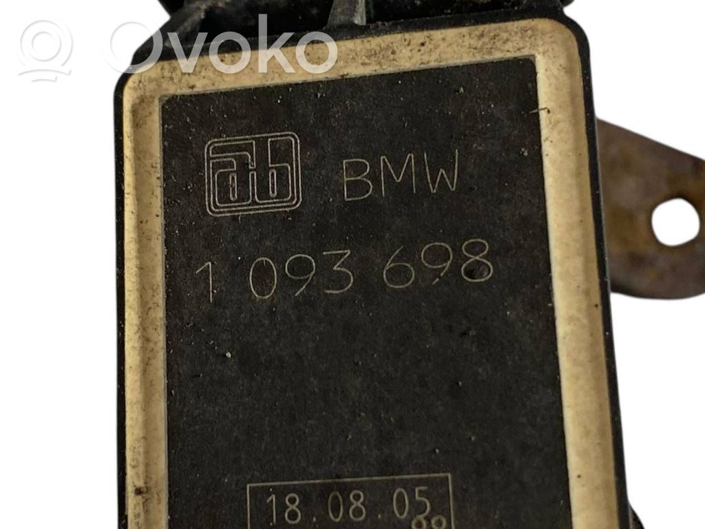 Augstuma sensors (priekšējo lukturu)
