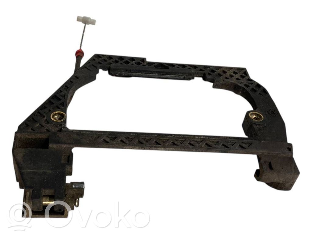 Aizmugurē turētājs / kronšteins ārējam atvēršanas rokturim