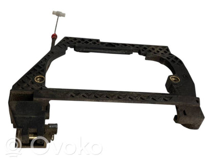 Aizmugurē turētājs / kronšteins ārējam atvēršanas rokturim