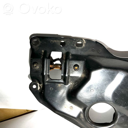 Radiatoru paneļa augšējā daļa (televizors)