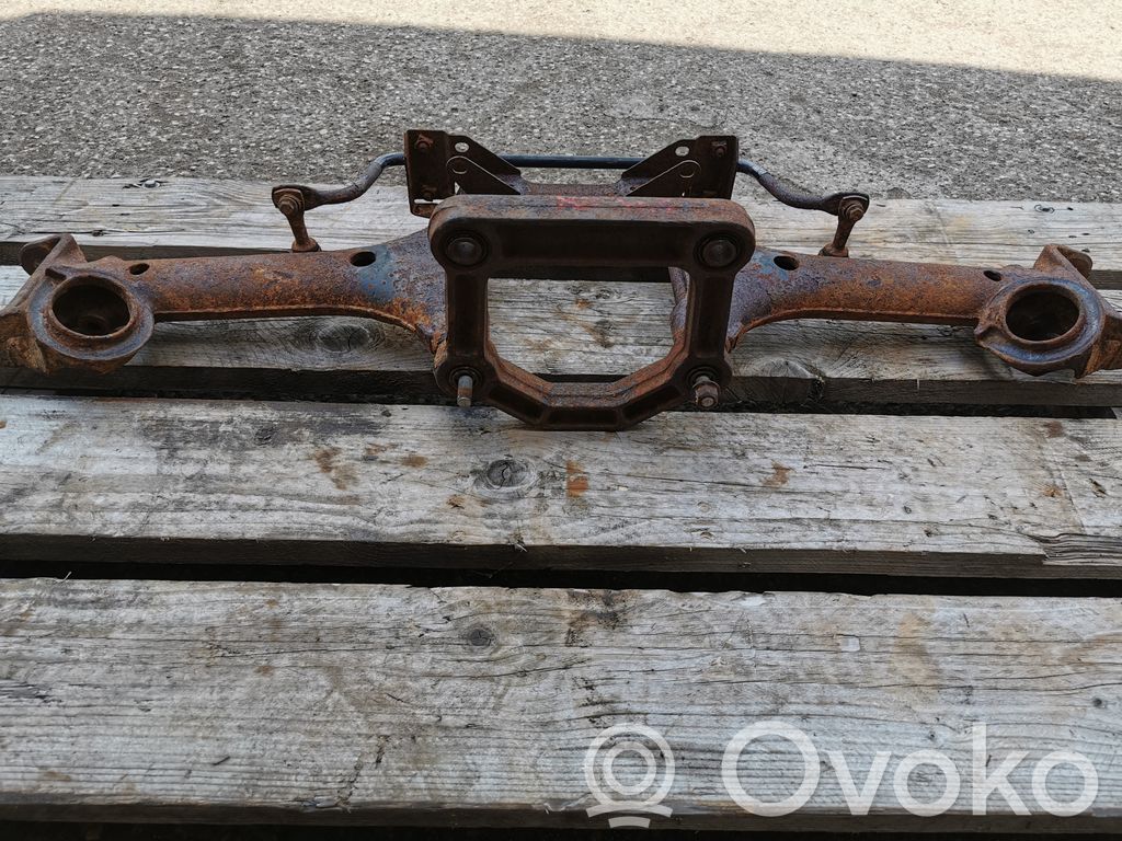 Pusrāmis aizmugurējais / priekšējais