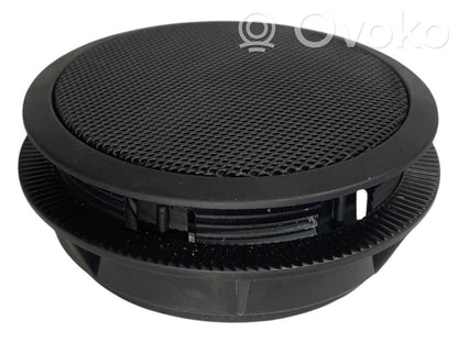 Speaker(s) in front door