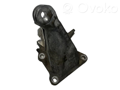 Engine mounting bracket