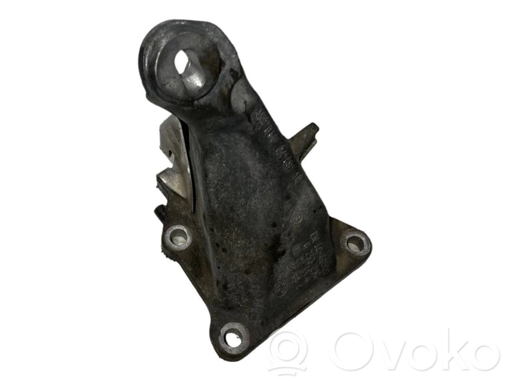 Dzinēja nostiprināšanas stiprinājums-kronšteins