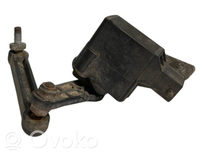 Augstuma sensors (priekšējo lukturu)