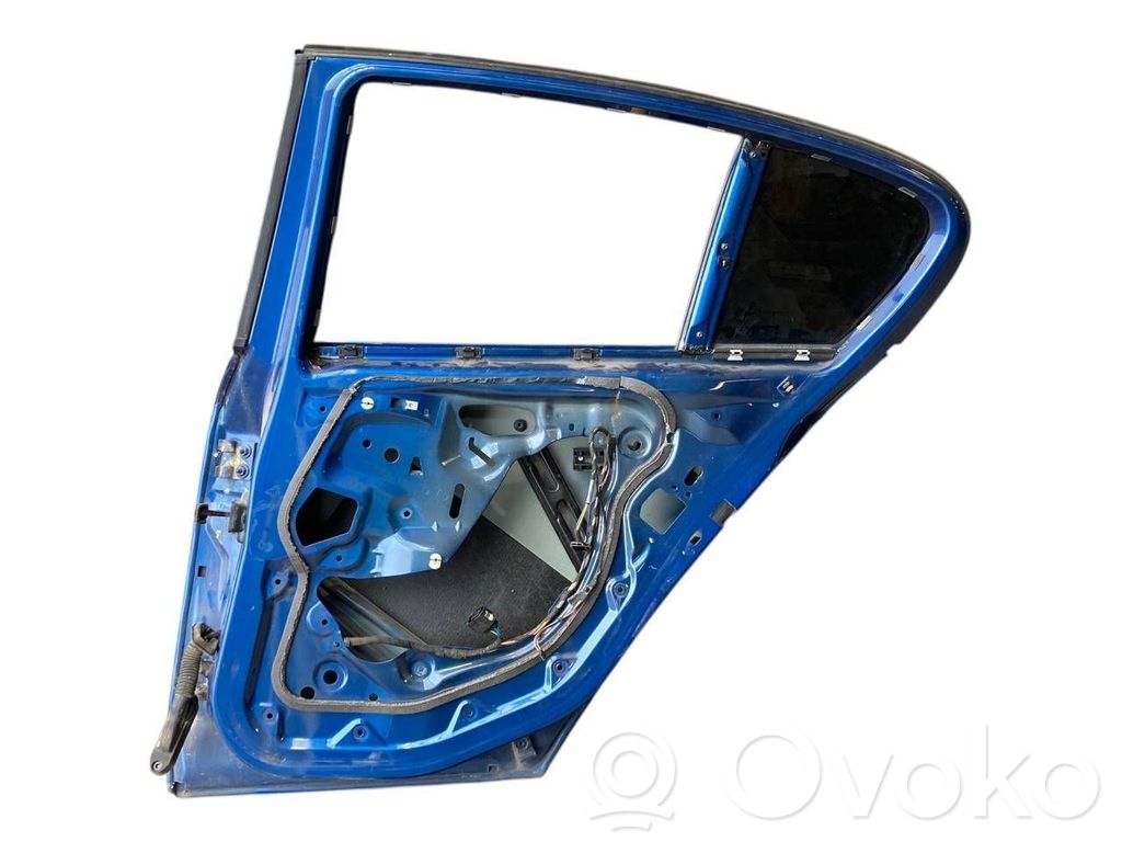 Aizmugurējās durvis