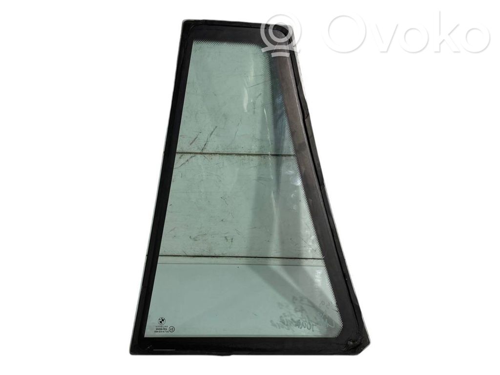 Маленькое стекло "А" в задней двери