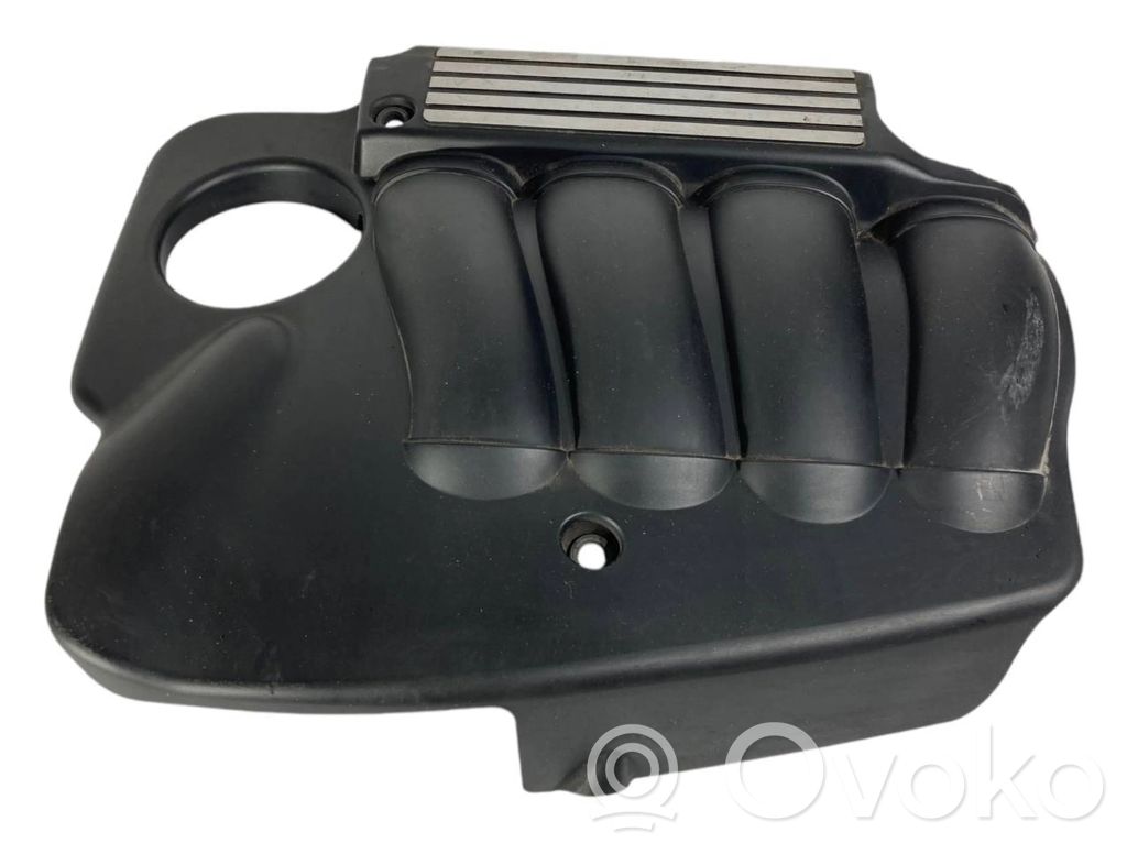 Dzinēja pārsegs (dekoratīva apdare)