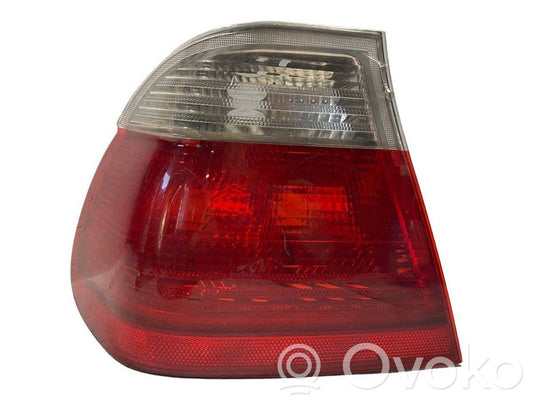 Aizmugurējais lukturis virsbūvē