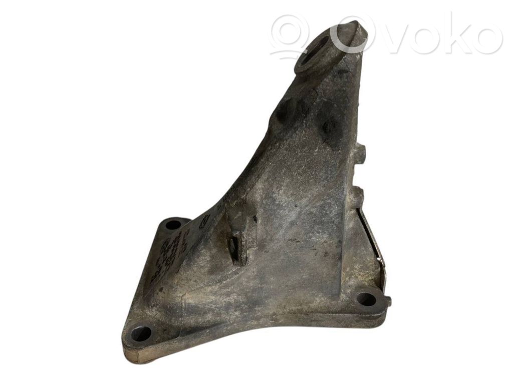 Кронштейн крепления двигателя