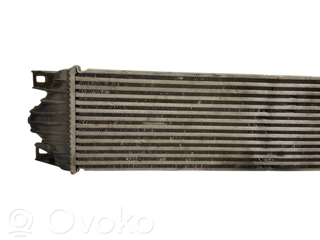 Starpdzesētāja radiators