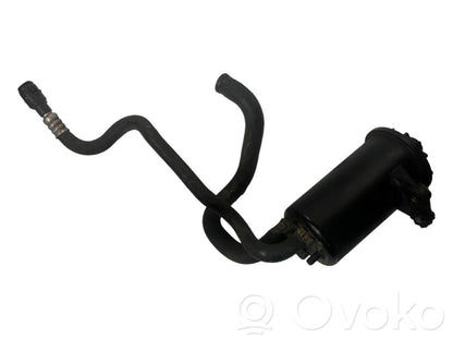 Stūres pastiprinātāja šķidruma tvertne