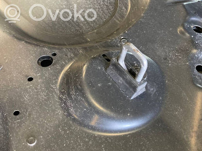 Dzinēja pārsegs (vāks)