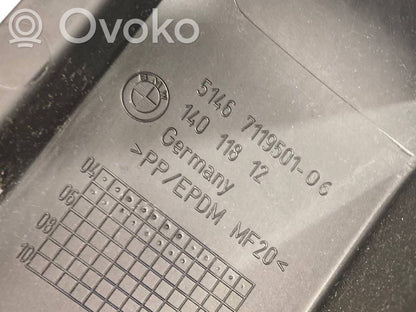 Skaļrunis (-i) aizmugurējā palodzē
