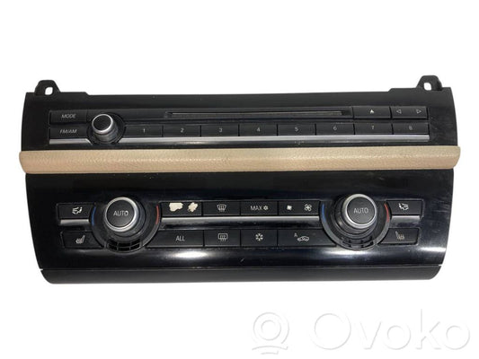 Gaisa kondicioniera / klimata kontroles / salona apsildes vadības bloks (salonā)