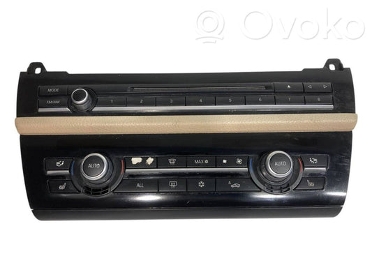 Air conditioning / climate control / interior heating control unit (in the passenger compartment)