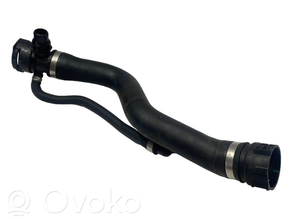 Caurulīte (-es) / šļūtene (-es)