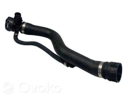 Caurulīte (-es) / šļūtene (-es)