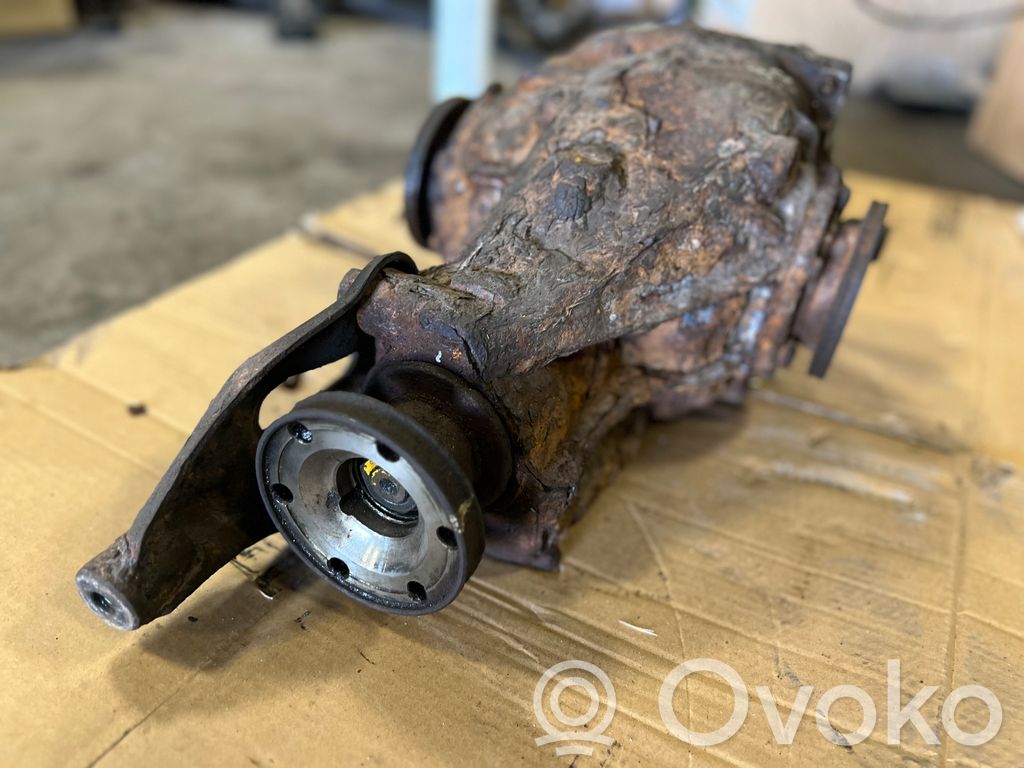 Aizmugurējais reduktors