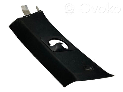 (C) statņa dekoratīvā apdare