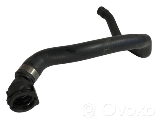 Caurulīte (-es) / šļūtene (-es)