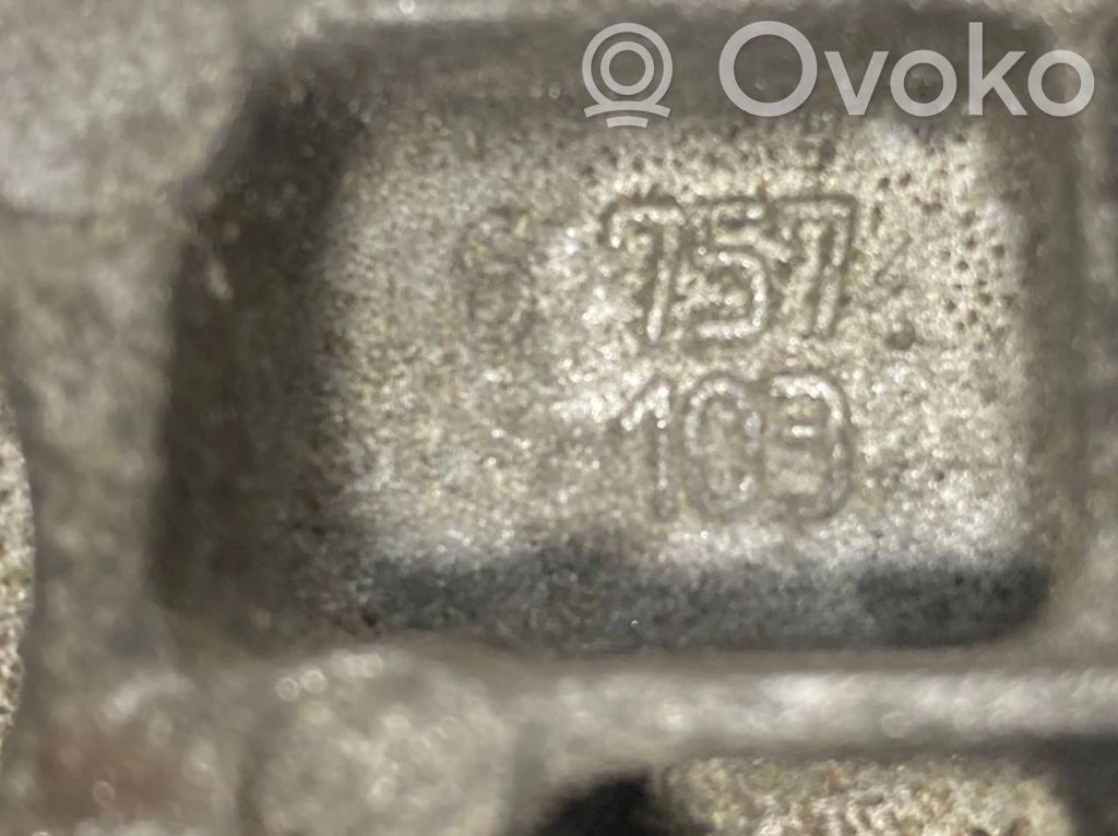 Кронштейн крепления трансмиссии