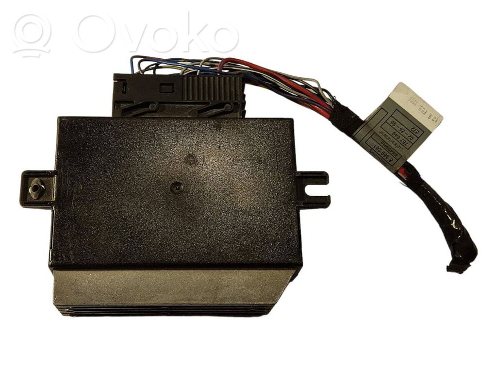 Piekabes āķa vadības bloks