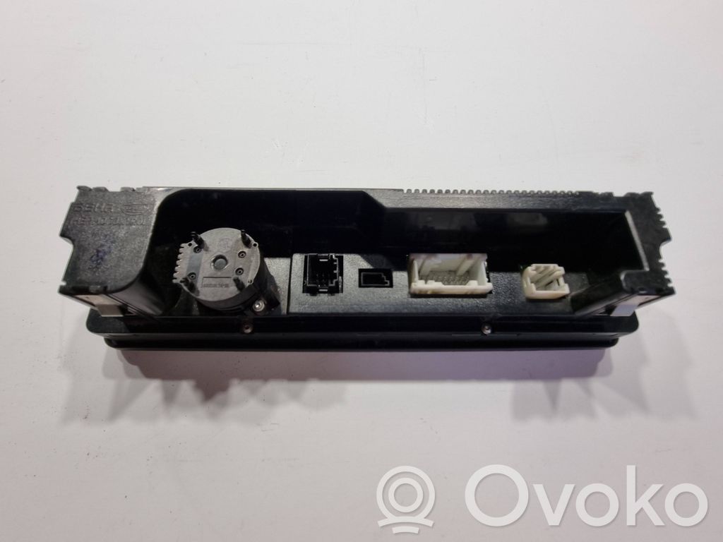 Air conditioning / climate control / interior heating control unit (in the passenger compartment)