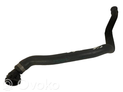 Caurulīte (-es) / šļūtene (-es)