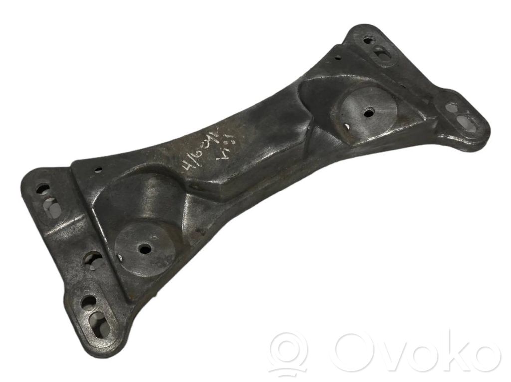 Pārnesumkārbas stiprinājuma kronšteins