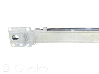 Priekšpusē bampera sija / balka