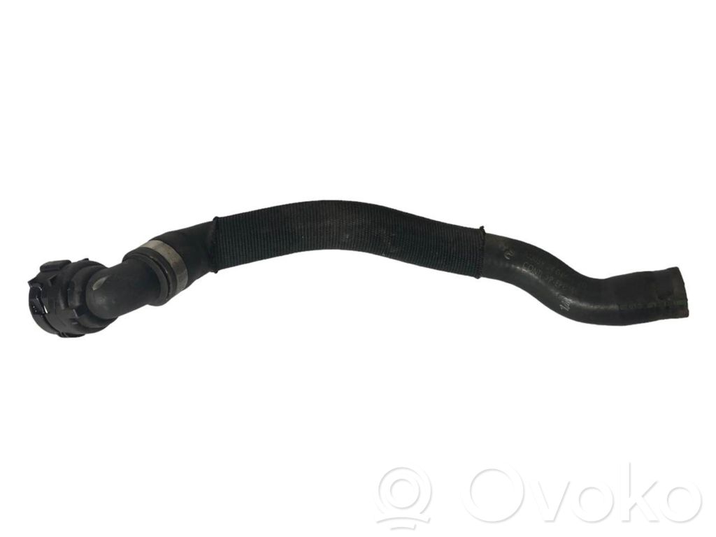 Caurulīte (-es) / šļūtene (-es)