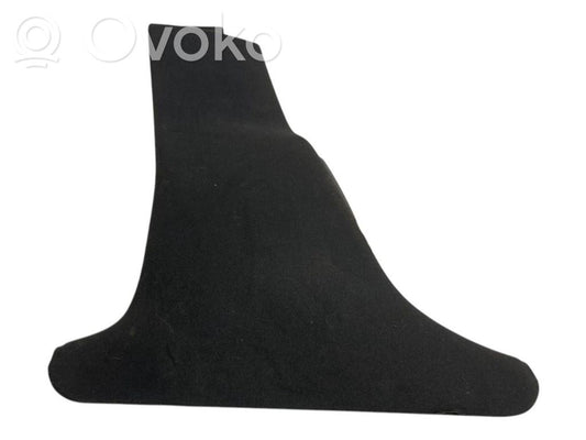 (B) statņa dekoratīvā apdare (apakšdaļa)