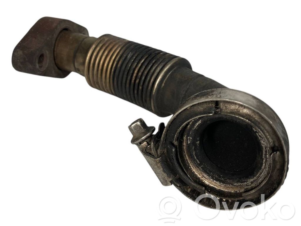 Caurulīte (-es) / šļūtene (-es)