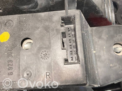 Aizmugurējais lukturis virsbūvē