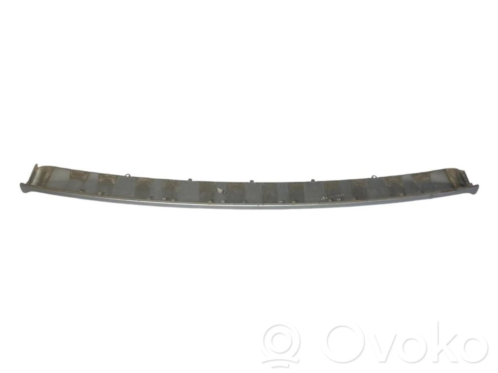 Dekoratīvās aizmugurē bampera ulikas